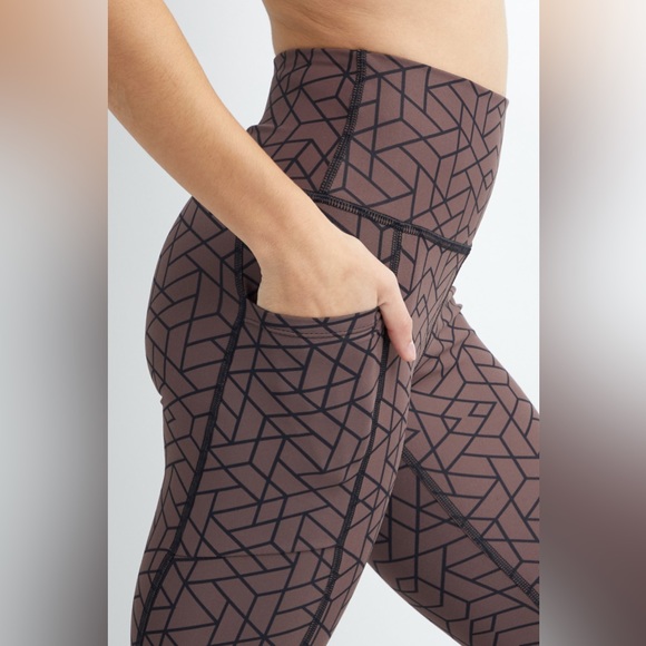 Savvi Athleisure Geo Leggings - Picture 5 of 8
